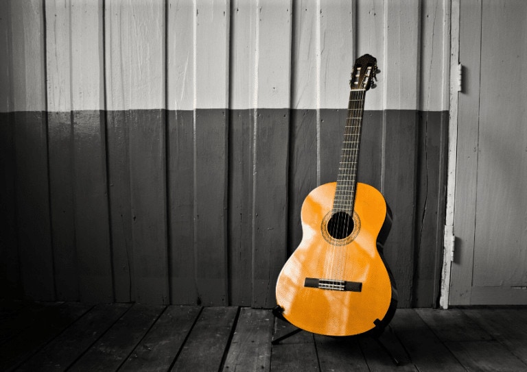 5 Best Acoustic Guitars With Thin Neck Plus 28 RunnerUps