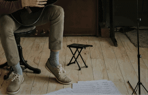 Read more about the article 5 Best Guitar Footstools (Footrests) That Make Playing Easier for You!