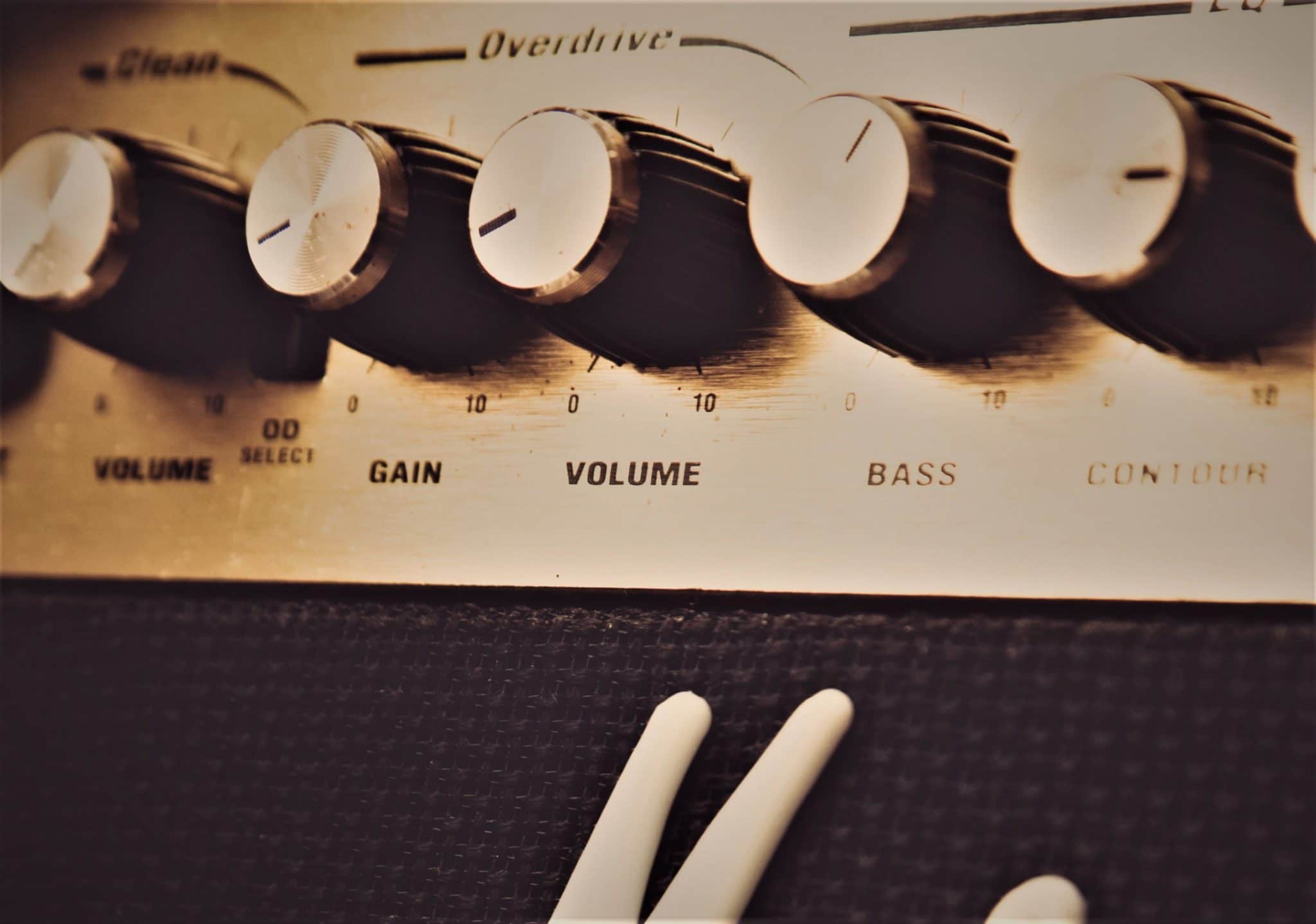 5 BEST Small Tube Amps for Blues in 2023