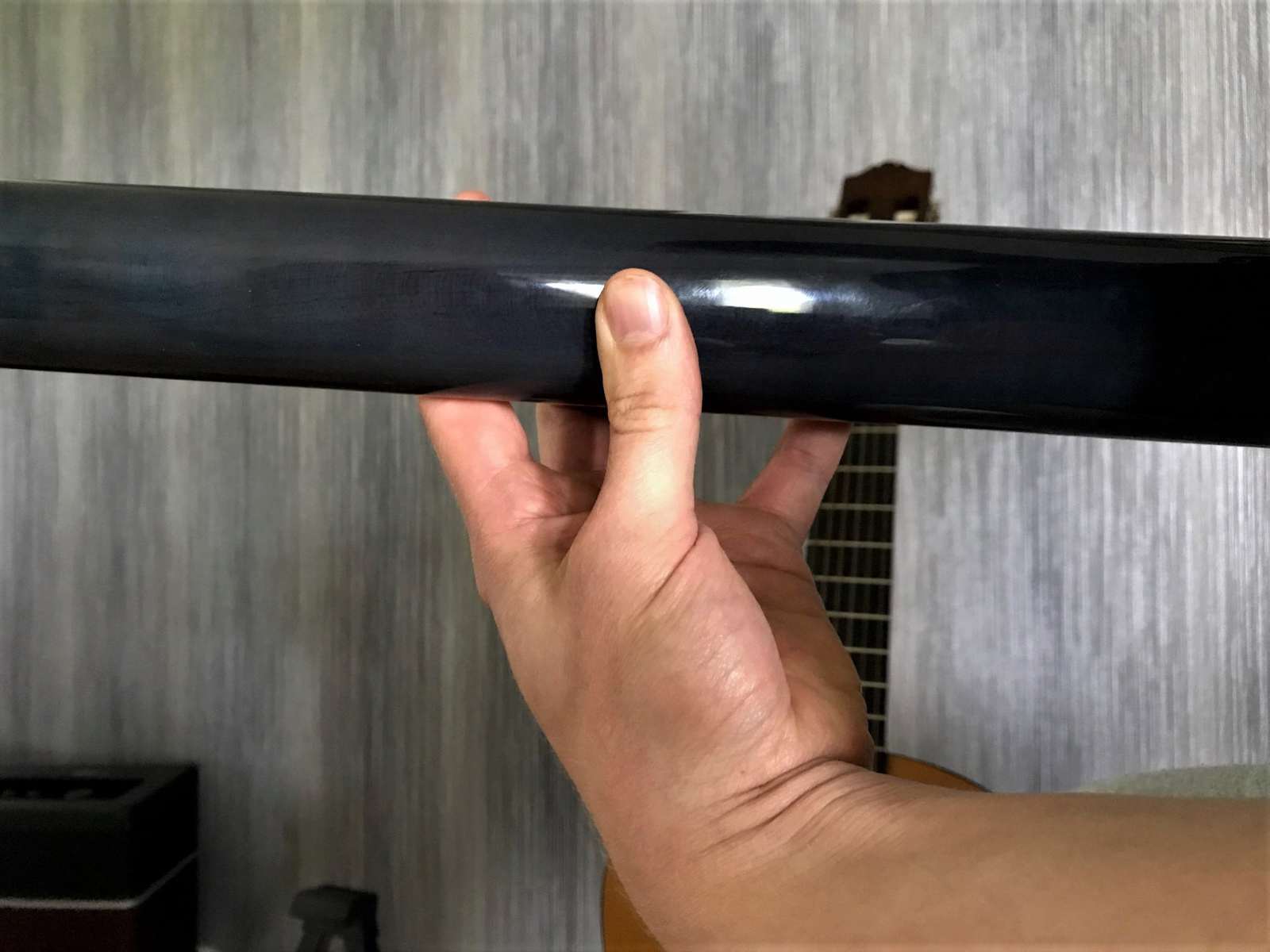 How to Play Guitar With Small Hands? Ultimate Guide