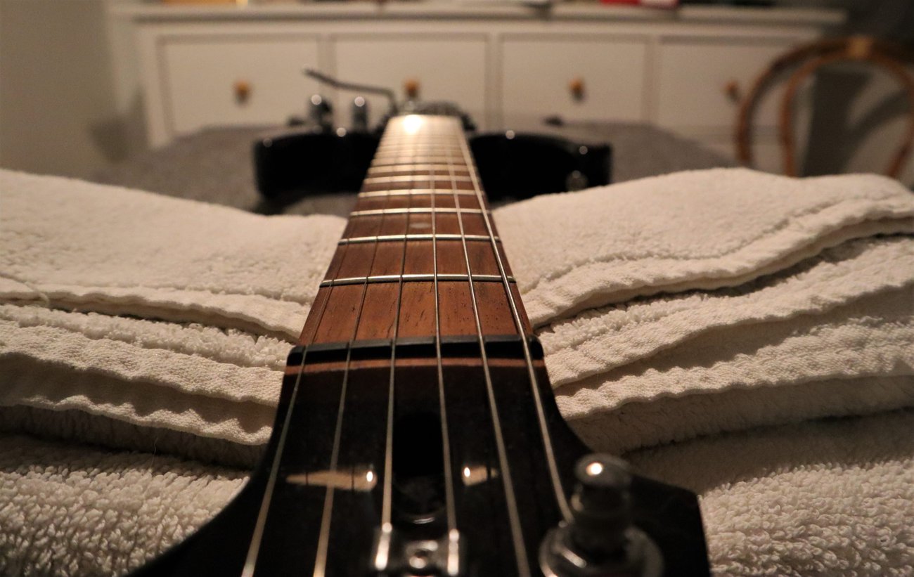 5 BEST Electric Guitars Under 200 InDepth Tested