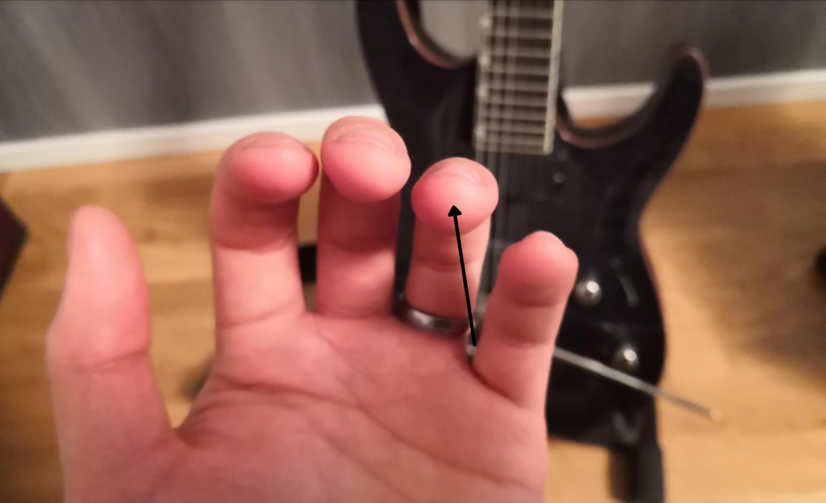 How to Play Guitar With Small Hands? Ultimate Guide