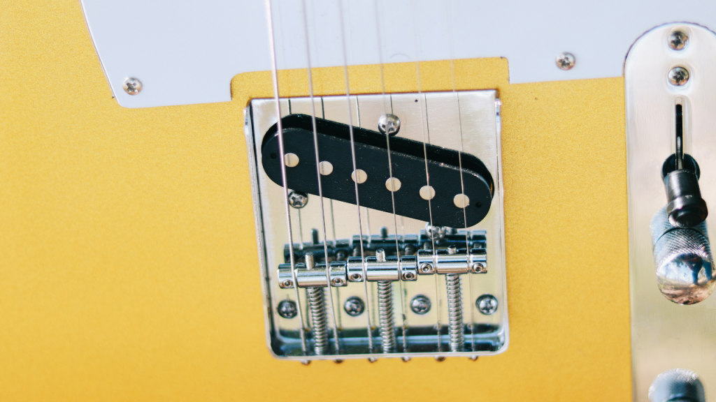 displays a Telecaster Ashtrail bridge