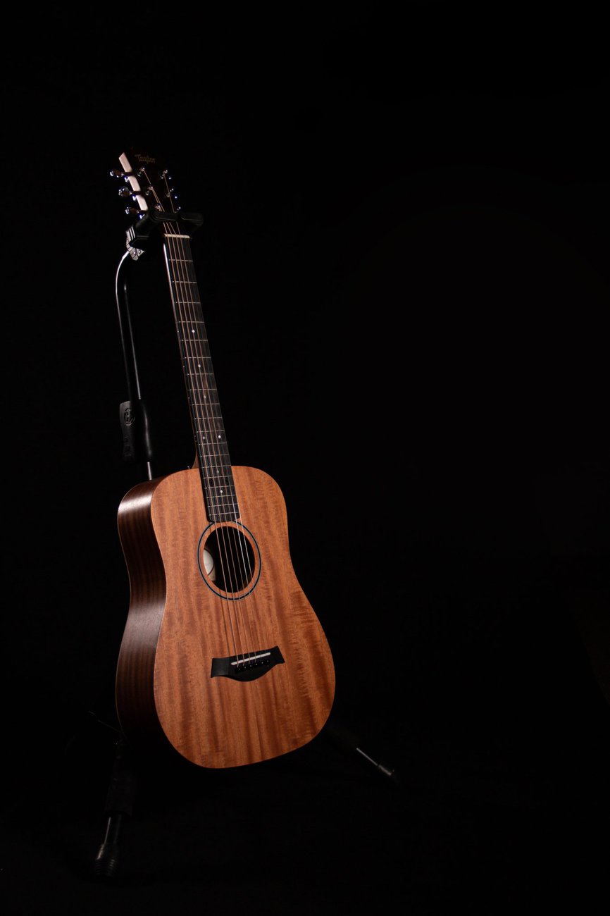 6 BEST Acoustic Guitars Under 1000 ( 2023)