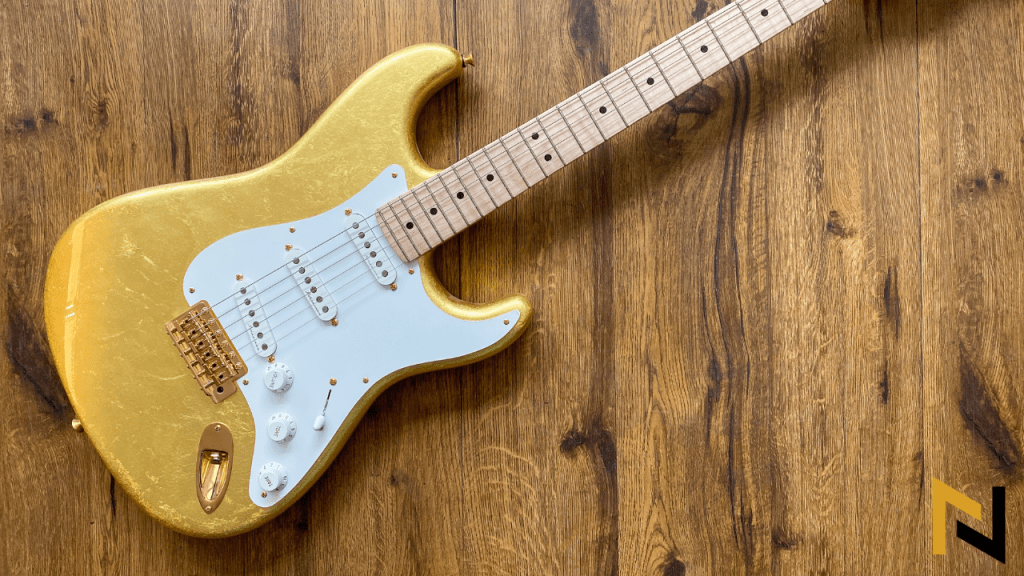 displays Noiseless single coil electric guitar pickup