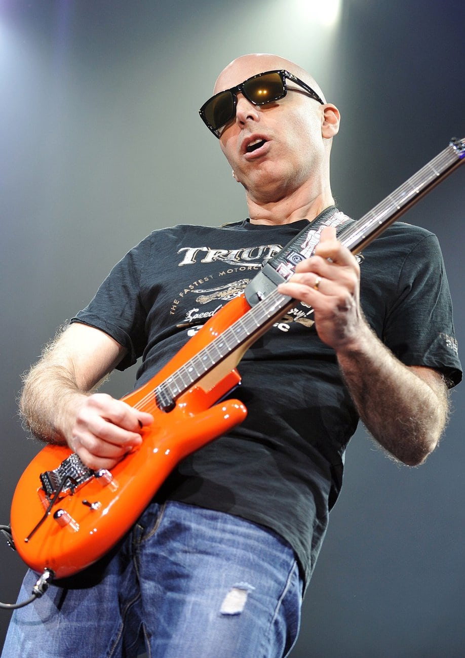 You are currently viewing Joe Satriani